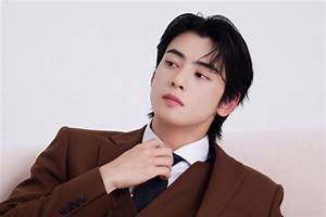 Find out: Who Is Cha Eunwoo's Girl?
