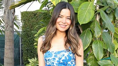 Miranda Cosgrove: All About Her Love Life