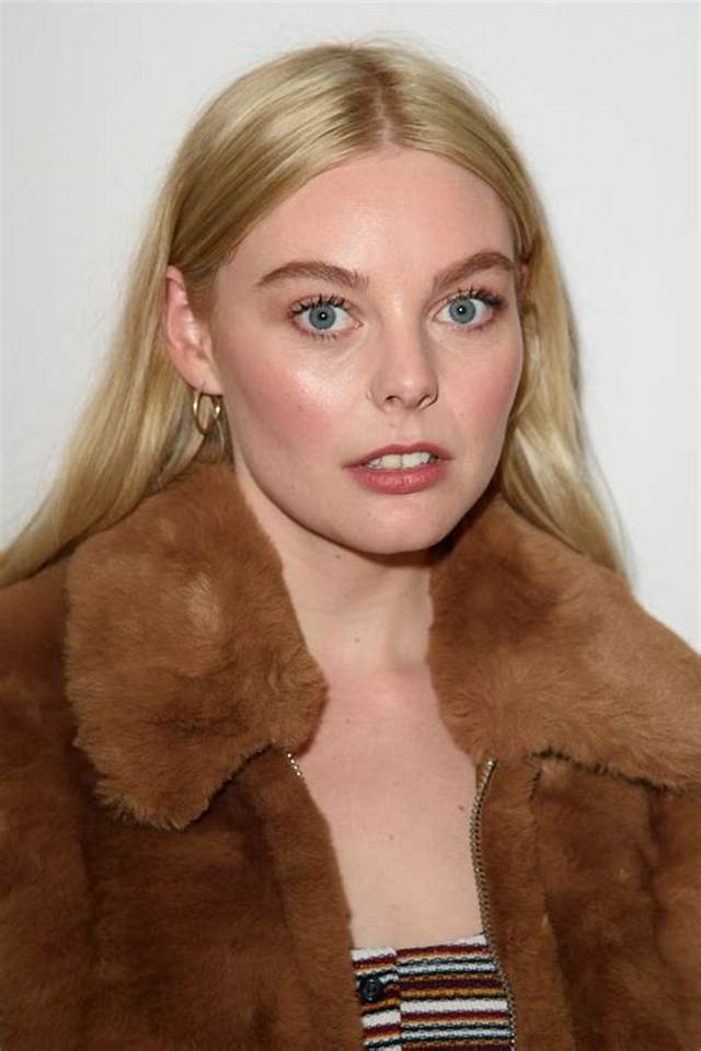 Nell Hudson Biography, Age, Height, Husband, Net Worth, Family